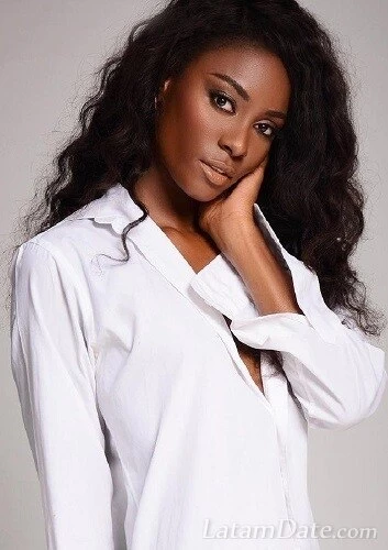 Luisa Profile image 1