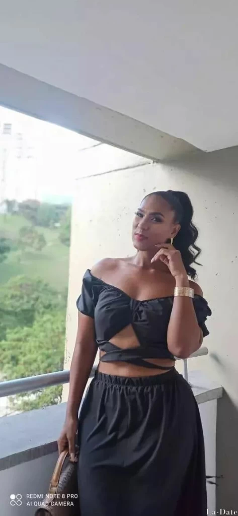 Valeria Profile image 1