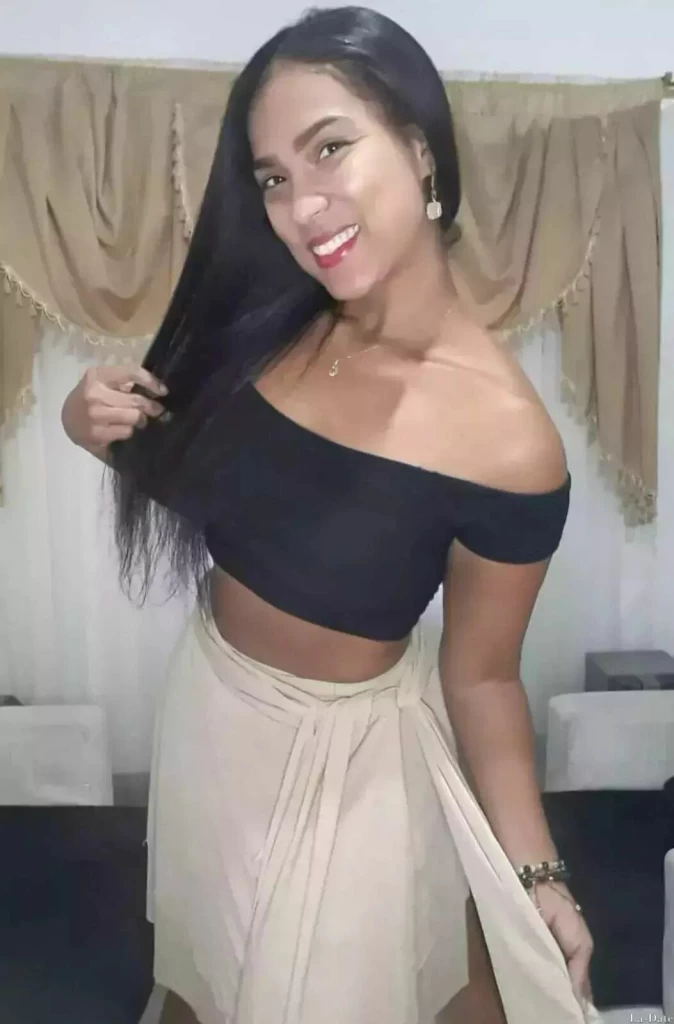 Valeria Profile image 4