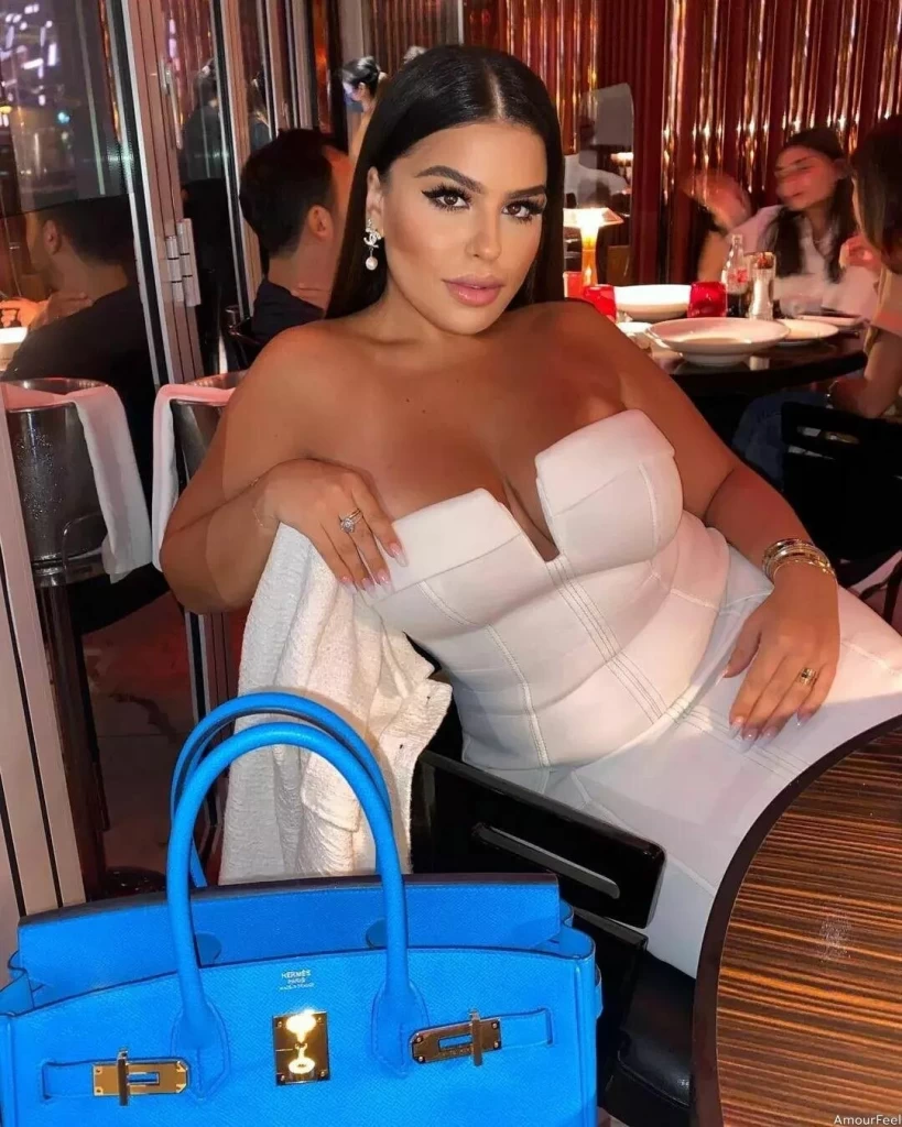 Silvia Iulia Profile image 2