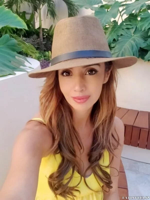 Mariana Profile image 3