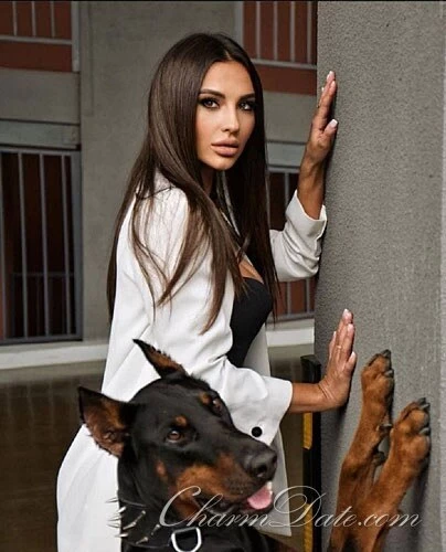 Yana Profile image 3